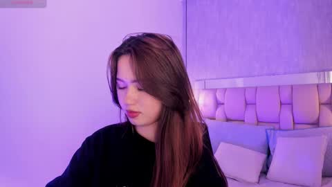 Snapshot of roxie_summers chatting on 02-15-25, 01:53 Roxie online show from 02-15-25, 01:53