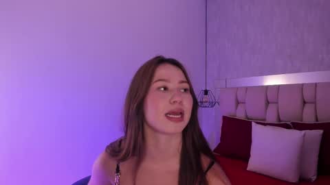 Snapshot of roxie_summers chatting on 03-08-25, 07:42 Roxie online show from 03-08-25, 07:42