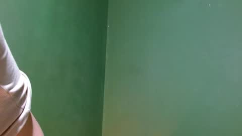 Snapshot of roxiehood chatting on 09-19-25, 02:35 Roxie online show from 09-19-25, 02:35