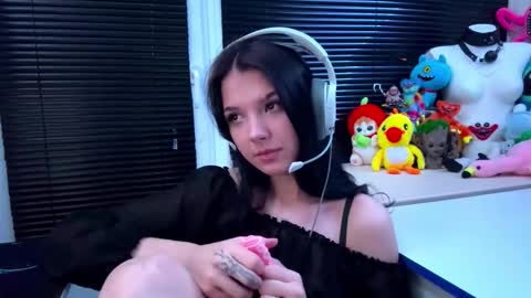 Hana online show from 10-17-25, 01:14