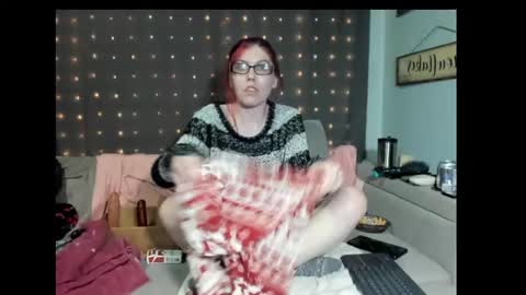 roxihazeleyes online show from 02-21-25, 07:45