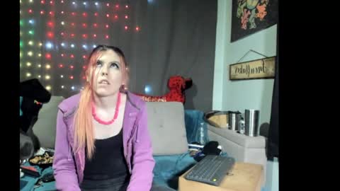 roxihazeleyes online show from 09-11-25, 04:07