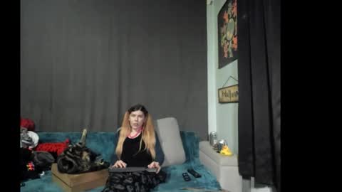 roxihazeleyes online show from 11-26-25, 03:07