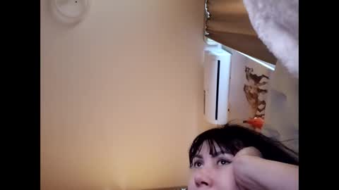 Snapshot of roxolanaa_sexy chatting on 01-22-25, 11:45 ROXOLANAA SEXY online show from 01-22-25, 11:45