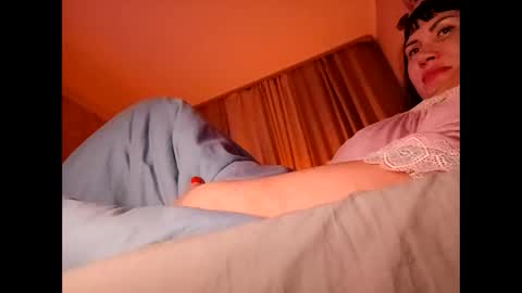 Snapshot of roxolanaa_sexy chatting on 02-25-25, 12:58 ROXOLANAA SEXY online show from 02-25-25, 12:58