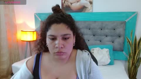 Snapshot of roxx_iie chatting on 10-07-25, 02:42 roxiie online show from 10-07-25, 02:42