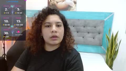 Snapshot of roxx_iie chatting on 10-08-25, 02:42 roxiie online show from 10-08-25, 02:42