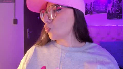 Roxanne Bail online show from 02-12-26, 02:50