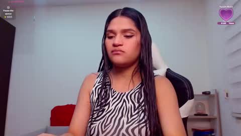 roxxi_2110 online show from 09-24-25, 01:53