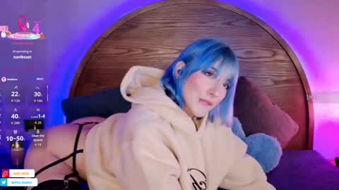 Snapshot of roxxxevelvet chatting on 09-26-25, 05:50 Roxx IG  online show from 09-26-25, 05:50