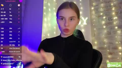 Snapshot of roxxxie_reid chatting on 02-24-26, 09:02 Roxieex ABBY online show from 02-24-26, 09:02