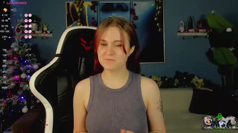 Snapshot of roxy_foxi chatting on 12-14-25, 01:55 Roxy fiery online show from 12-14-25, 01:55