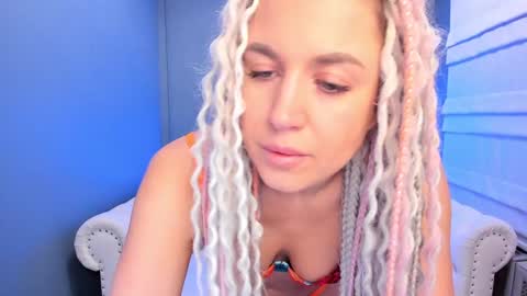 Snapshot of roxy_mars chatting on 12-09-24, 01:18 Roxy online show from 12-09-24, 01:18