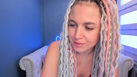 Snapshot of roxy_mars chatting on 12-09-24, 08:00 Roxy online show from 12-09-24, 08:00