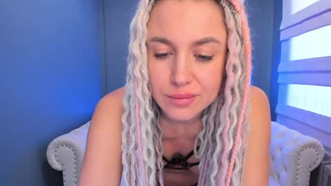 Snapshot of roxy_mars chatting on 12-10-24, 05:07 Roxy online show from 12-10-24, 05:07