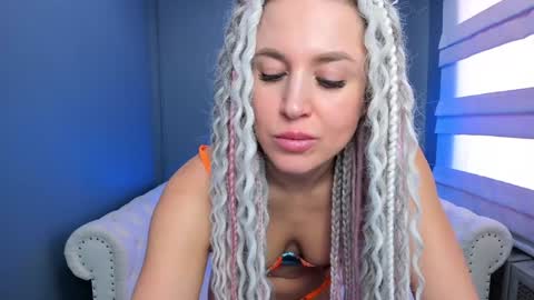 Snapshot of roxy_mars chatting on 01-15-25, 05:08 Roxy online show from 01-15-25, 05:08