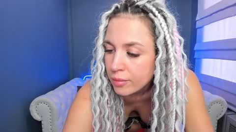 Snapshot of roxy_mars chatting on 01-16-25, 08:11 Roxy online show from 01-16-25, 08:11