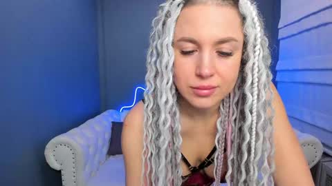 Snapshot of roxy_mars chatting on 01-17-25, 01:25 Roxy online show from 01-17-25, 01:25