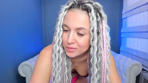 Snapshot of roxy_mars chatting on 01-21-25, 05:05 Roxy online show from 01-21-25, 05:05