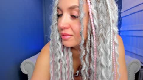 Snapshot of roxy_mars chatting on 02-08-25, 01:32 Roxy online show from 02-08-25, 01:32