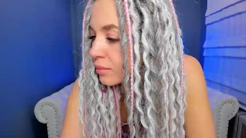 Snapshot of roxy_mars chatting on 02-14-25, 01:23 Roxy online show from 02-14-25, 01:23