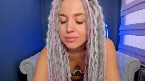 Snapshot of roxy_mars chatting on 02-14-25, 05:09 Roxy online show from 02-14-25, 05:09