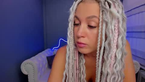 Snapshot of roxy_mars chatting on 03-08-25, 01:28 Roxy online show from 03-08-25, 01:28