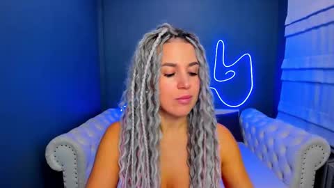 Snapshot of roxy_mars chatting on 10-04-25, 01:25 Roxy online show from 10-04-25, 01:25