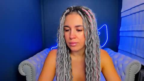 Snapshot of roxy_mars chatting on 10-14-25, 01:17 Roxy online show from 10-14-25, 01:17