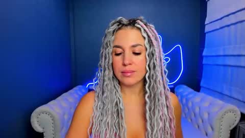 Snapshot of roxy_mars chatting on 10-20-25, 01:17 Roxy online show from 10-20-25, 01:17