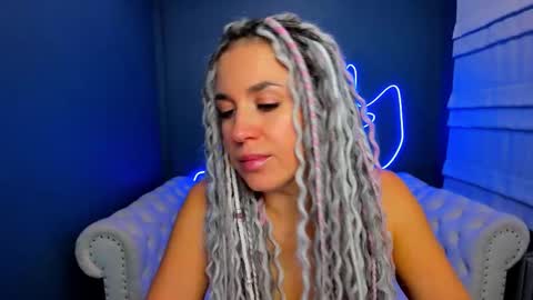 Snapshot of roxy_mars chatting on 10-23-25, 01:27 Roxy online show from 10-23-25, 01:27