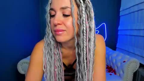 Roxy online show from 12-05-25, 01:47