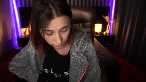 Snapshot of roxy_rayy chatting on 12-06-24, 05:09 roxy_rayy online show from 12-06-24, 05:09