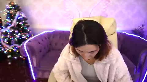 Snapshot of roxy_rayy chatting on 12-16-24, 10:24 roxy_rayy online show from 12-16-24, 10:24