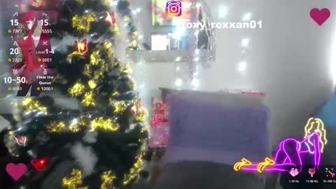 Snapshot of roxy_roxxan chatting on 12-21-25, 04:25 - online show from 12-21-25, 04:25