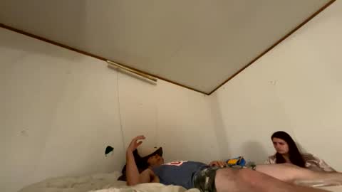 Snapshot of roxybcali chatting on 10-02-25, 07:59 Roxy and Brock online show from 10-02-25, 07:59