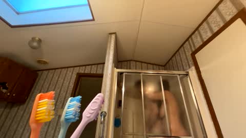 Snapshot of roxybcali chatting on 11-08-25, 12:49 Roxy and Brock online show from 11-08-25, 12:49