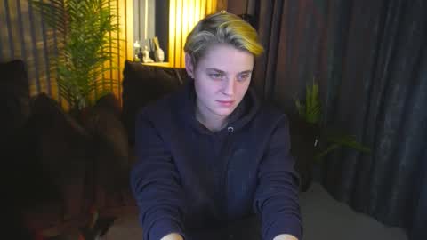 roxyflames online show from 12-03-25, 01:53