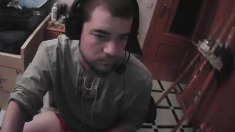 Snapshot of royer04 chatting on 10-12-25, 08:52 royer04 online show from 10-12-25, 08:52