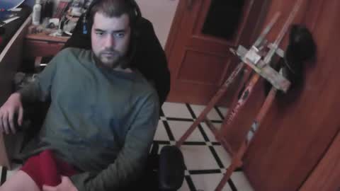 Snapshot of royer04 chatting on 11-13-25, 05:34 royer04 online show from 11-13-25, 05:34