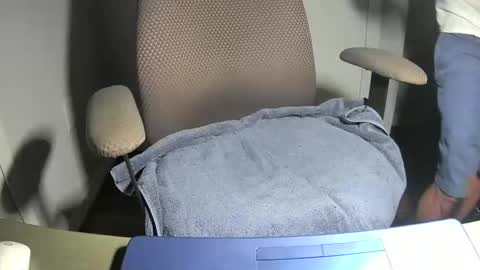 Snapshot of royer8650 chatting on 11-01-25, 12:40 Lookingaround online show from 11-01-25, 12:40