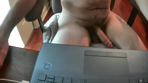 Snapshot of royer8650 chatting on 12-19-25, 09:22 Lookingaround online show from 12-19-25, 09:22