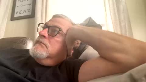 Snapshot of rs006 chatting on 10-29-25, 03:03 rs006 online show from 10-29-25, 03:03