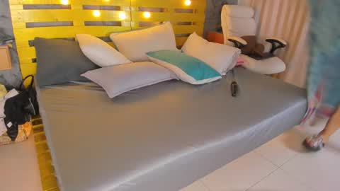 Rubi online show from 02-19-25, 09:39