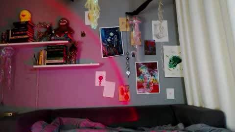 Snapshot of rubireyn chatting on 12-17-25, 06:14 Rubi online show from 12-17-25, 06:14