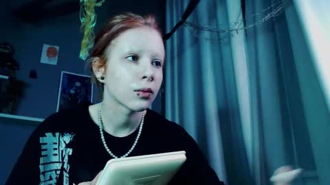 Snapshot of rubireyn chatting on 12-18-25, 10:16 Rubi online show from 12-18-25, 10:16