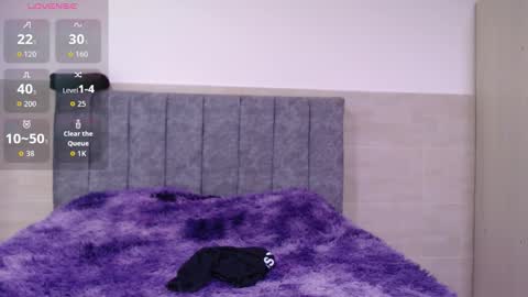 Snapshot of ruby__redd chatting on 12-21-25, 07:43 Ruby and Vanie online show from 12-21-25, 07:43