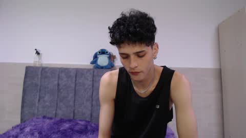 Snapshot of ruby__redd chatting on 01-09-26, 10:22 Ruby and Vanie online show from 01-09-26, 10:22