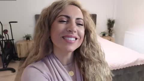 Ruby online show from 12-02-25, 01:44