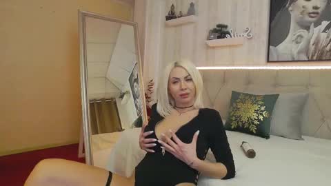  Ruby Divine online show from 11-22-25, 05:17